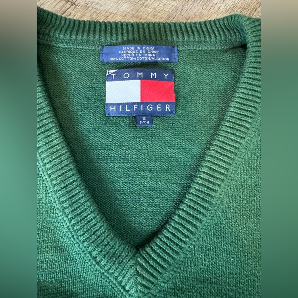 Tommy Hilfiger size SMALL green sweater vest, very good condition - Picture 8 of 9